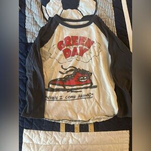 Gently warn Green Day Rowdy Sprout size 6 baseball tee
